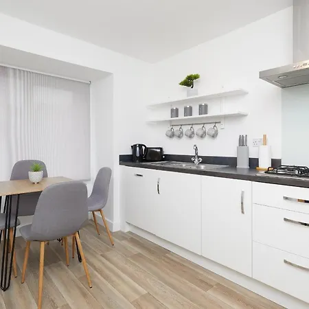 3 Bed Townhouse Haven - Steps From Royal Derby Hospital, Driveway Parking Apartment Exterior photo